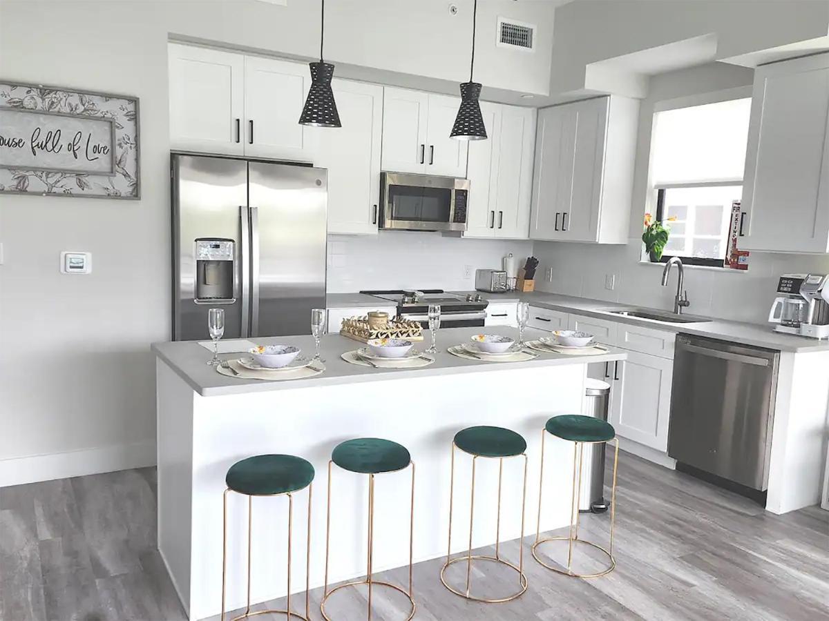 Lux Place And Cozy 3Beds 2Rooms Enjoy Life In Wpb Gym, Ev Station Nearby The Downtown And Beaches Γουεστ Παλμ Μπιτς Εξωτερικό φωτογραφία