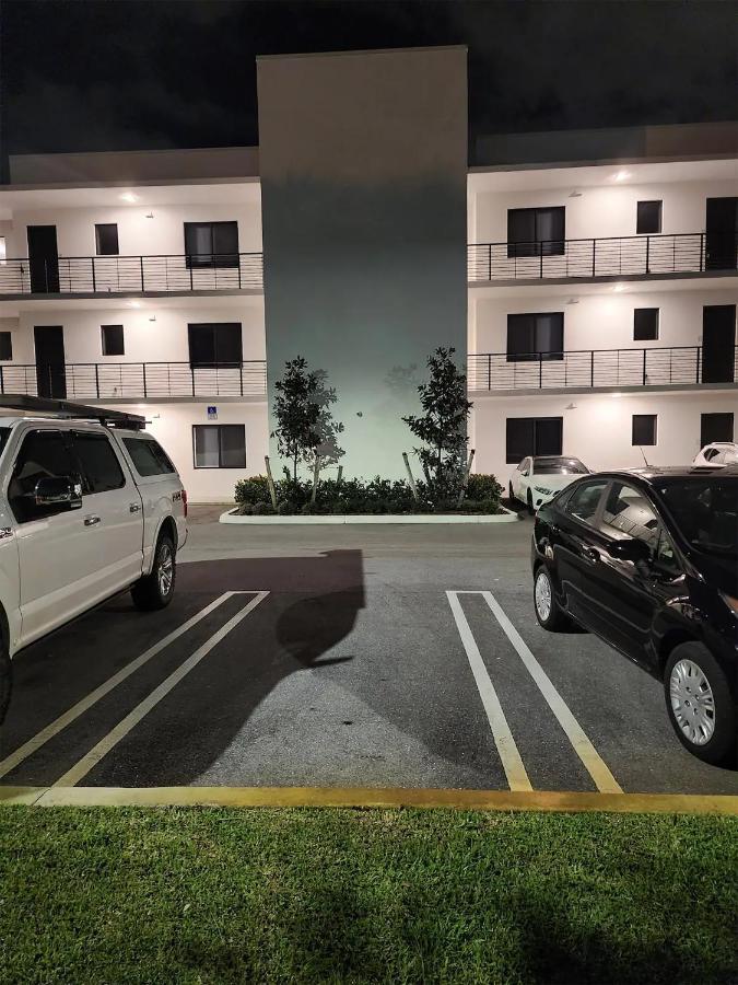 Lux Place And Cozy 3Beds 2Rooms Enjoy Life In Wpb Gym, Ev Station Nearby The Downtown And Beaches Γουεστ Παλμ Μπιτς Εξωτερικό φωτογραφία